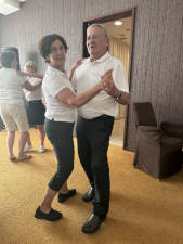 Tudi predsednik je zaplesal.