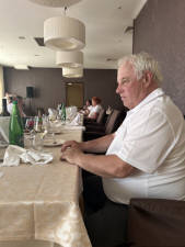 Zami�ljeni podpredsednik. Z prvim junijem prevzame mesto predsednika do naslednjih volitev.